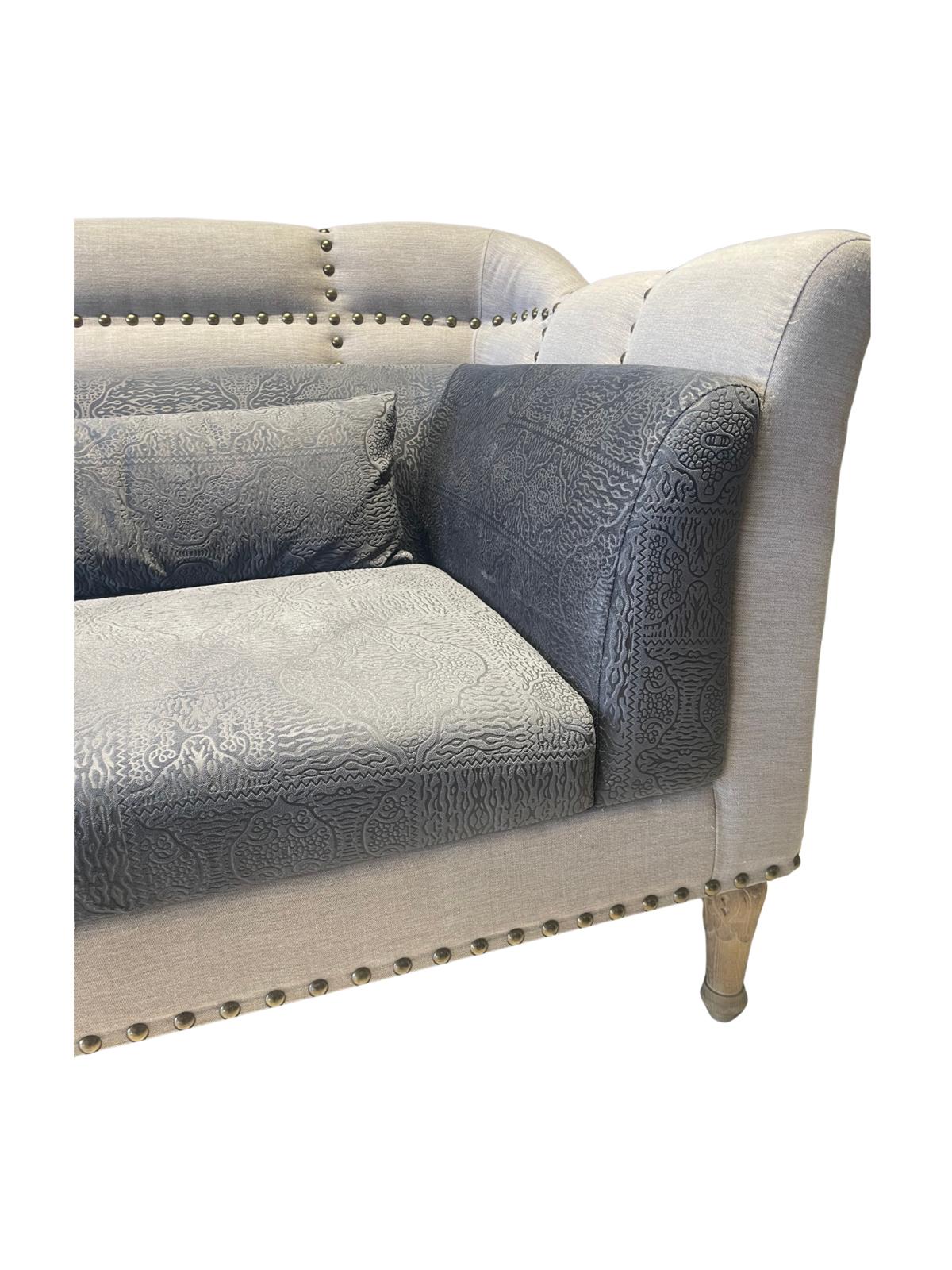 E 9        Stud Sofa